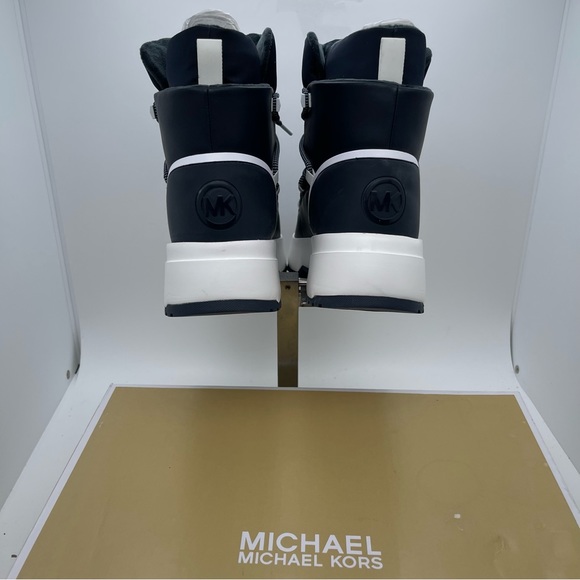 MICHAEL KORS Cassia Leather & Nylon Snow Boot Bootie, Admiral Blue size 10 - Picture 8 of 10